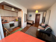 Baba Novac fix langa parc IOR, metrou Dristor, bloc mixt